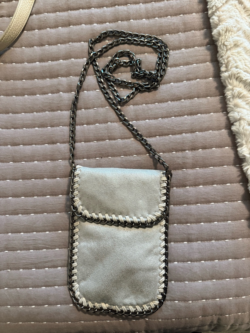 Amy & Aly collection crossbody phone purses in silver with chain trim